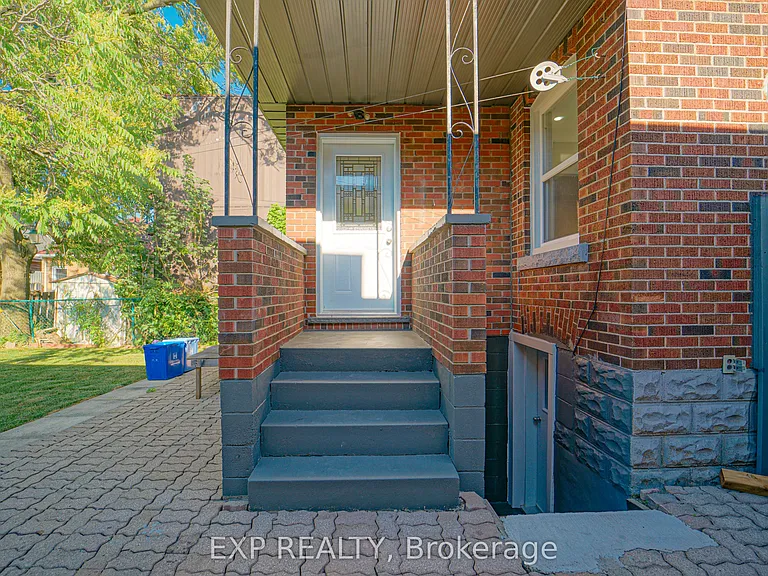 1509 Main St E #UPSTAIRS — Photo 29