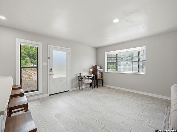 5th image of 515 Oak Park Dr #515