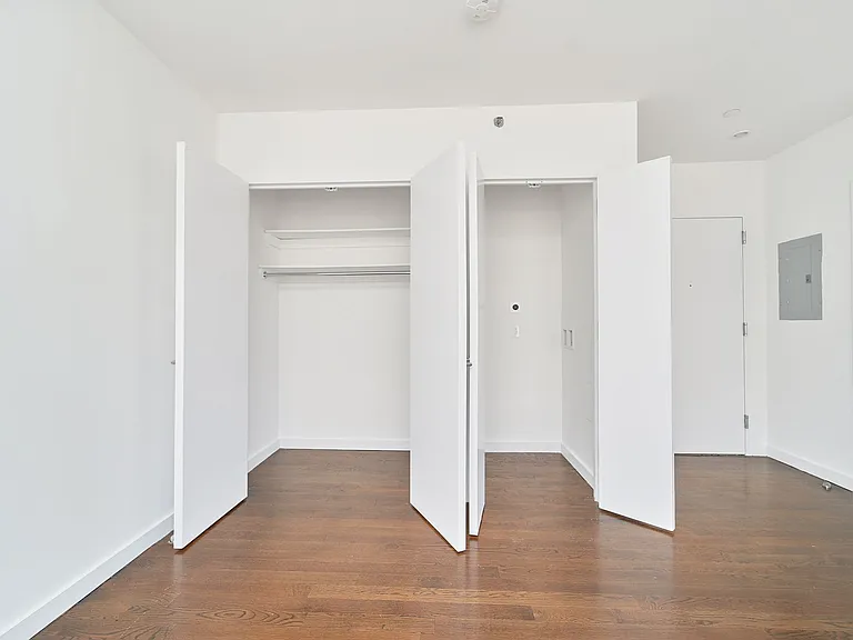 1209 Dekalb Ave #523 — Photo 9