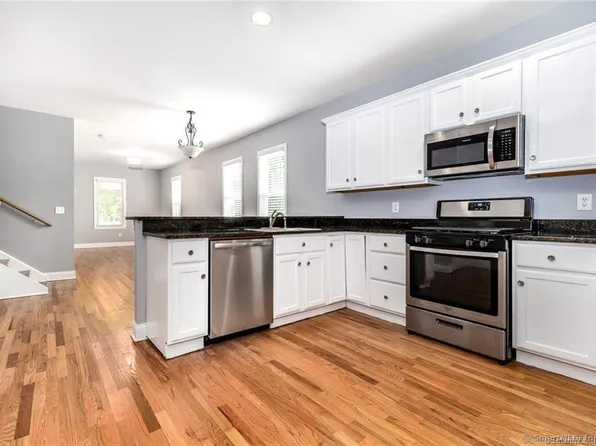 29 Dolsen Pl #2, Stamford, CT 06901