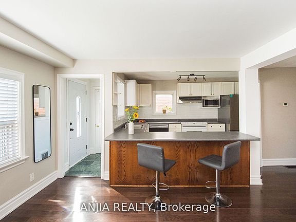 5th image of 76 Adair Rd