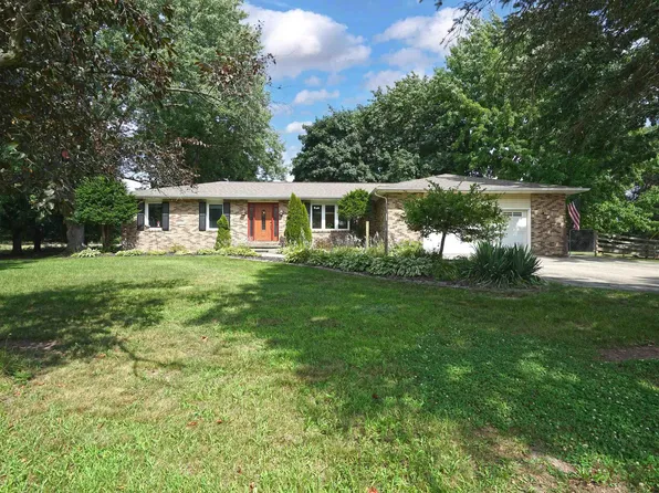 930 Mellish Dr, Lapeer, MI 48446