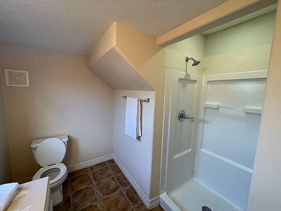 5th image of 3710 Sherwood Ln #104