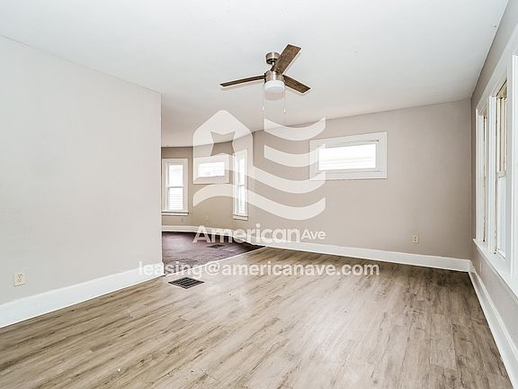 497139_002_living_room_2.jpg