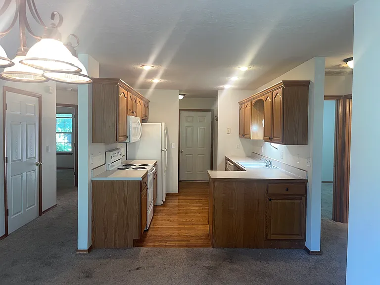 3350 E Berkeley St — Photo 11