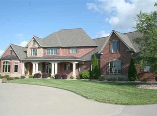 714 Royal Lake Dr, Cape Girardeau, MO 63701