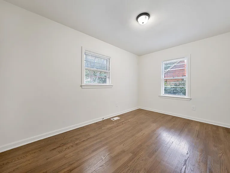 1523 Main St SW — Photo 13