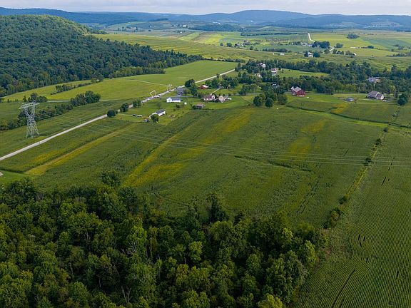 3rd image of 550 Hilltown Rd