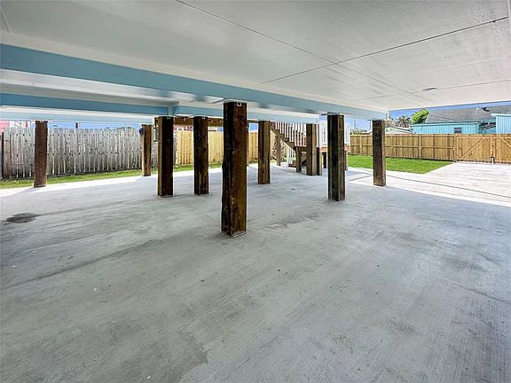 4th image of 4309 Avenue K