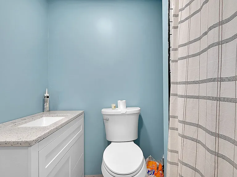 2027 Roland Dr — Photo 22