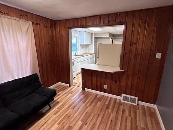 3rd image of 2876 McKoon Ave
