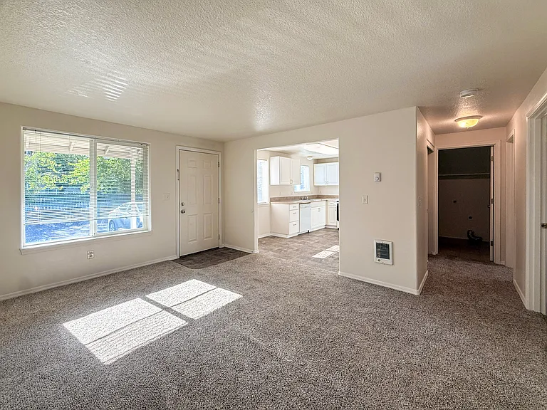 465 E Ellendale Ave #9 — Photo 5