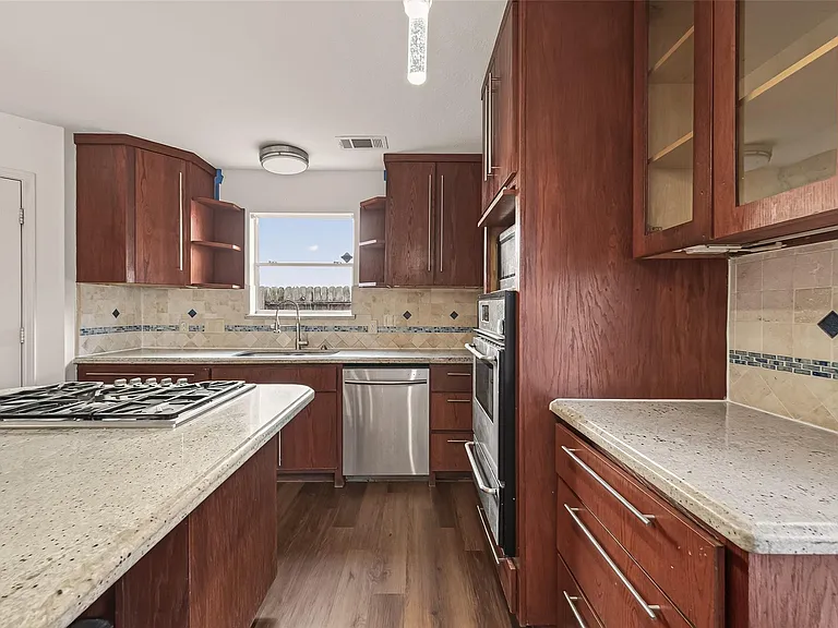 15910 Clayton Bend Dr — Photo 20