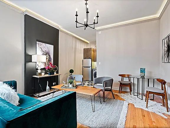 1st image of 1023 N Dearborn St APT 3M