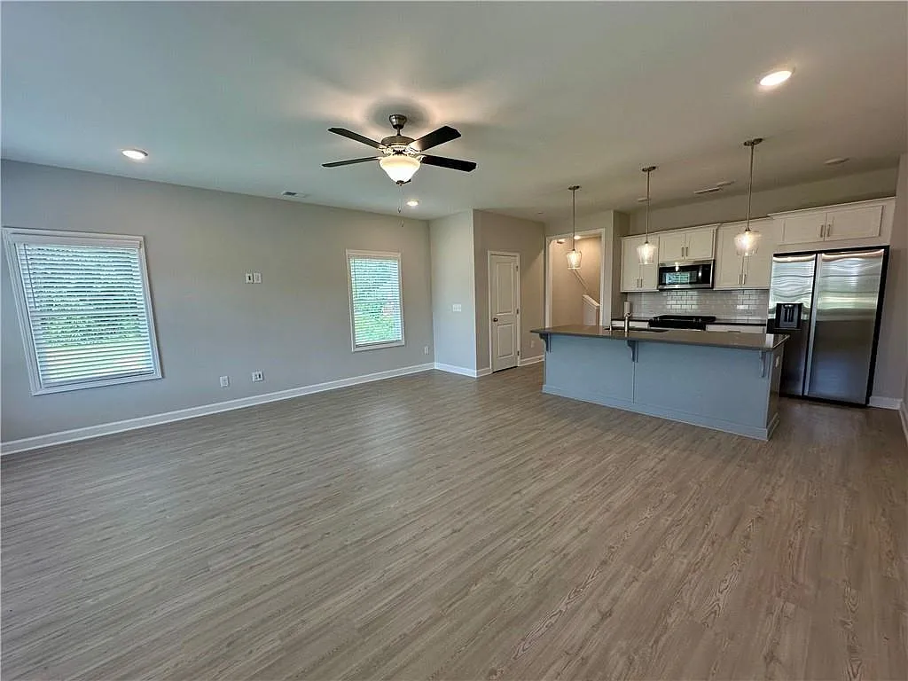 3 bed, 2.5 bath, 1620 sqft, $2,750 — Photo 3