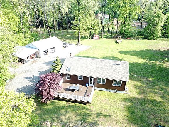 3rd image of 16 Biggs Ln