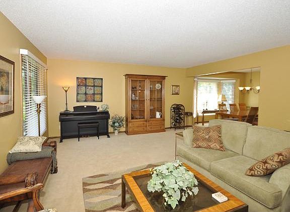 2nd image of 4795 Ximines Ln N