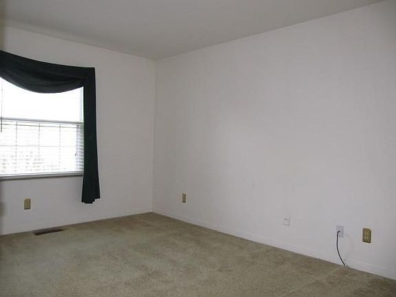 5th image of 2432 Cross Creek Dr APT A