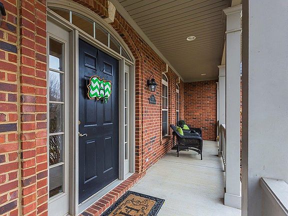 2nd image of 552 Winter Hill Ln