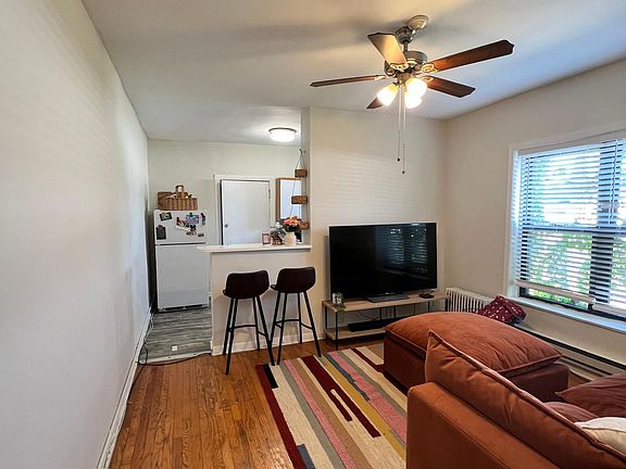 5th image of 728-732 W Roscoe St #2J