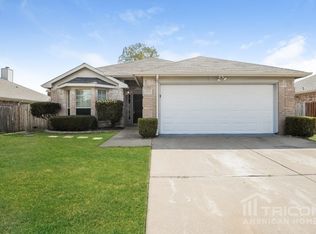 1313 Meadowbrook Ln, Crowley, TX 76036