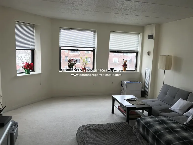 1933 Commonwealth Ave #611 — Photo 4