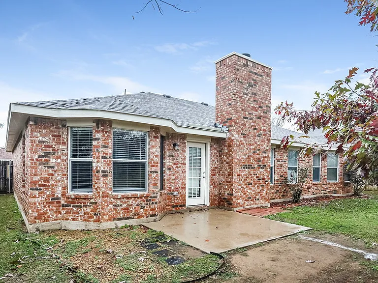 1512 Fern Dr — Photo 16