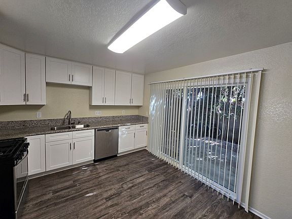 5th image of 221-33 Avocado St #221-D