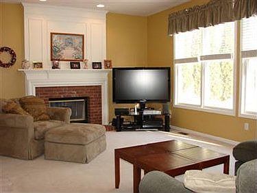 2nd image of 3222 Darien Ln
