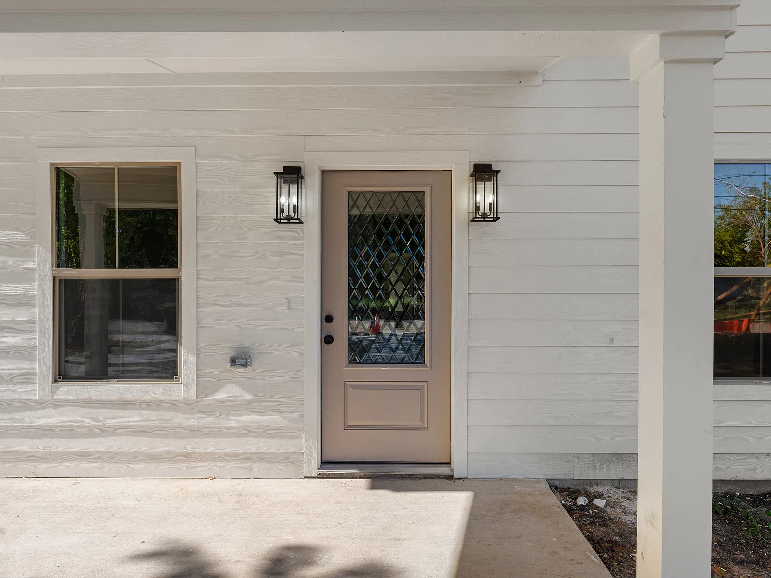 3 bed, 1200 sqft, $2,000 — Photo 3