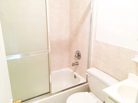 Rented by Showcase Realty | media 13