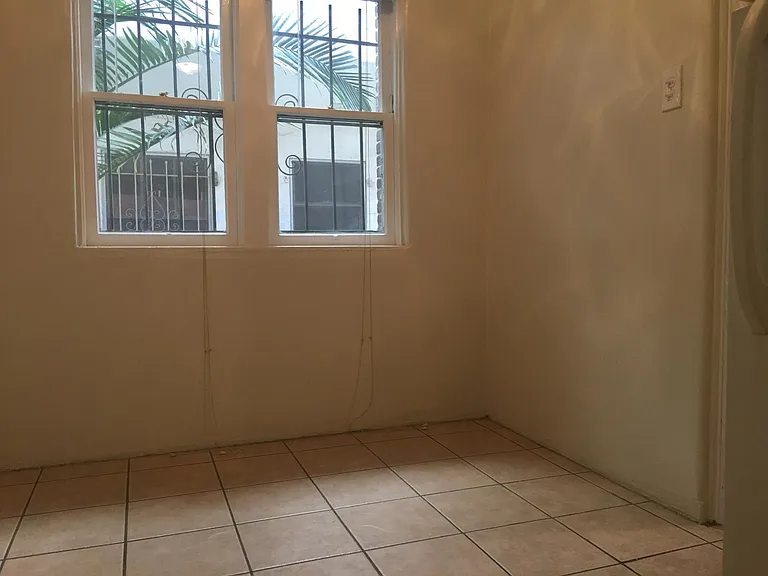 359 S Cochran Ave #9-103 — Photo 6