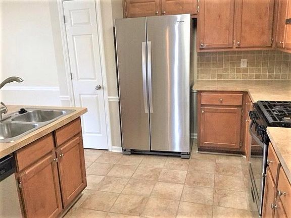 4th image of 80 Foster Trace Dr