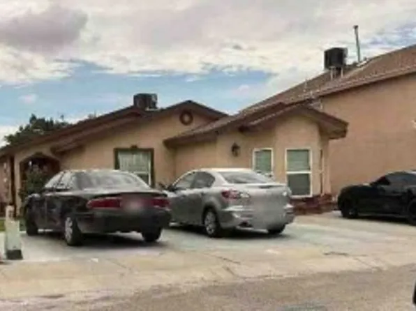 1664 Saint James St, El Paso, TX 79936