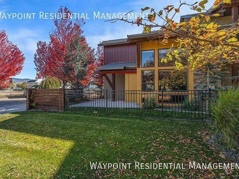 1415 E Lone Creek Dr — Photo 43