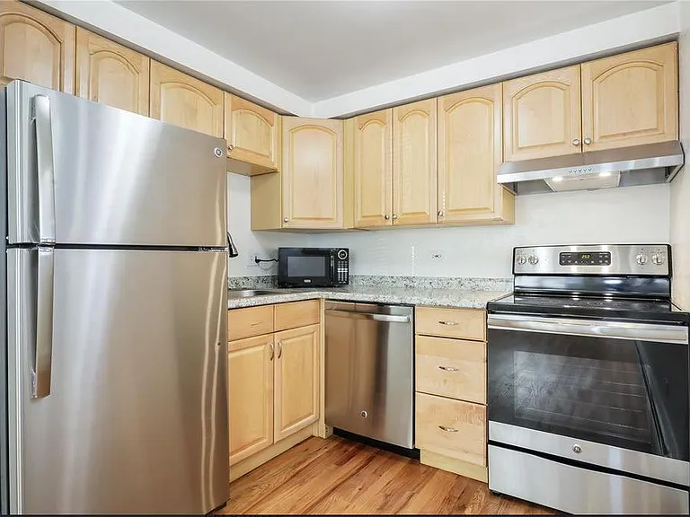 1131 N Lafayette St #105 — Photo 4