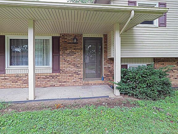 4th image of 3109 Wisteria St
