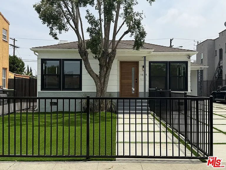 1614 Hauser Blvd — Photo 2