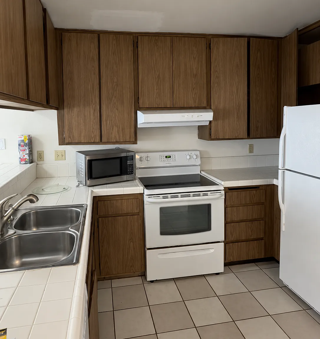 3 bed, 1354 sqft, $3,750 — Photo 3