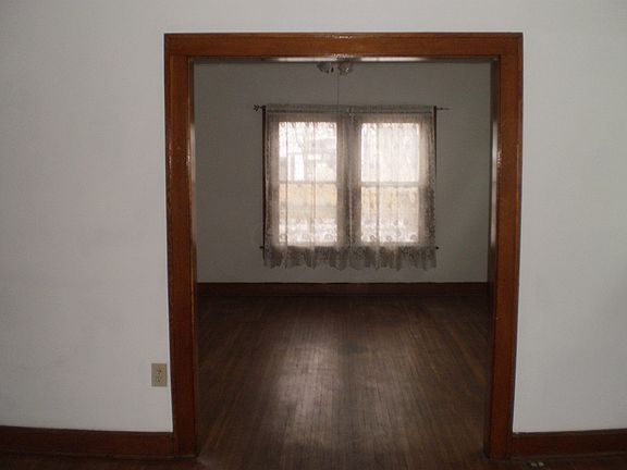 3rd image of 1317 W 3rd Ave