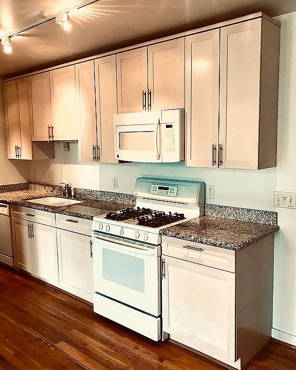 1st image of 915 Franklin St Unit 3I