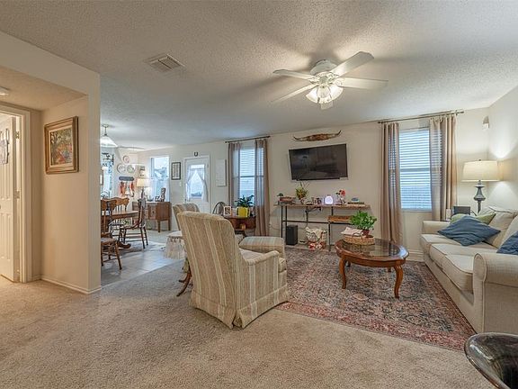 4th image of 1729 Creek Bend Ln