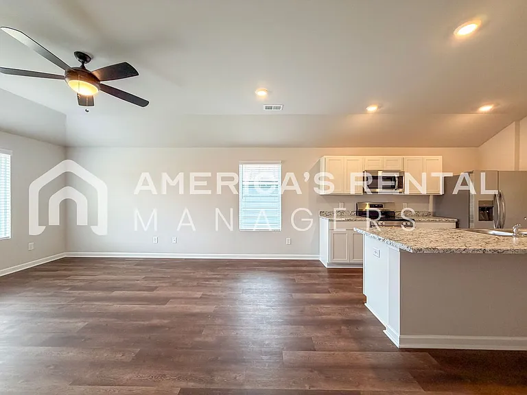 176 Dogwood St — Photo 8
