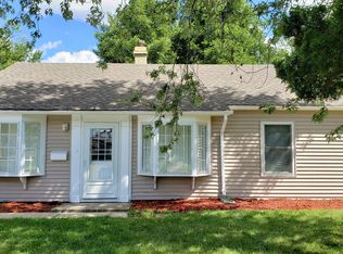 137 Fairview Ln, Streamwood, IL