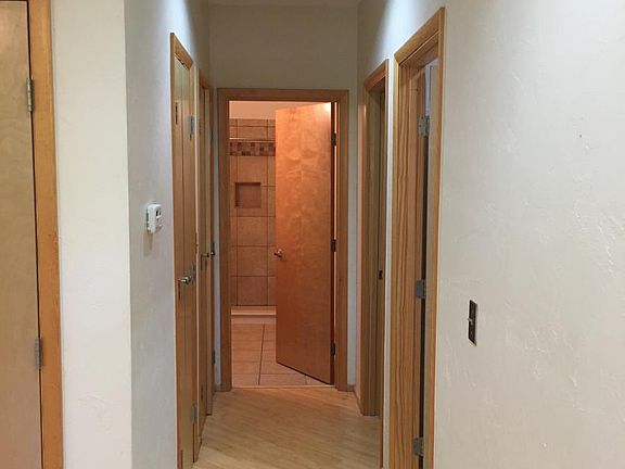 Hallway/Bedrooms