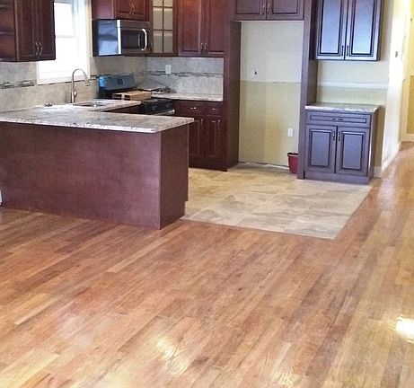 3rd image of 959 E 104th St