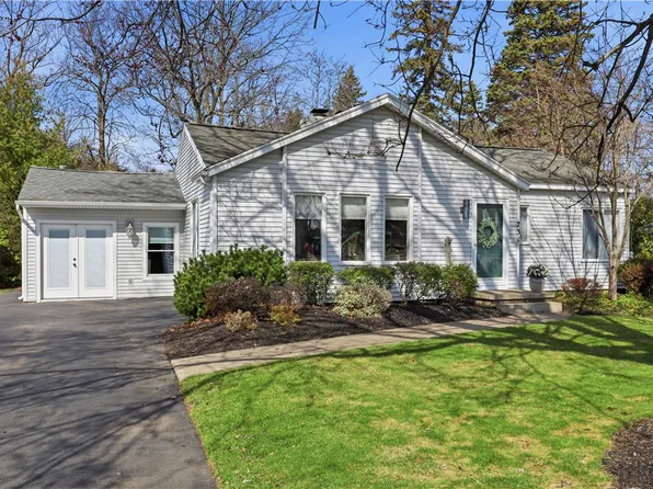 731 Dewitt Rd, Webster, NY 14580