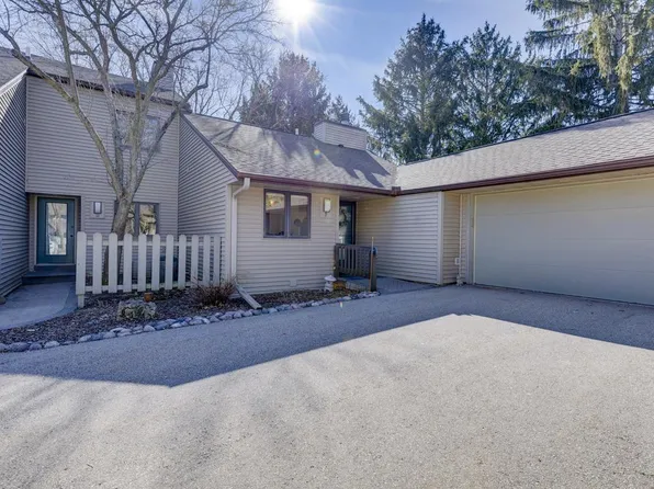9 Oak Grove Drive, Madison, WI 53717