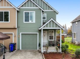 162 Fenton Ave APT C, Molalla, OR 97038