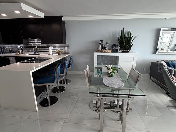 5th image of 1420 Brickell Bay Dr APT 702